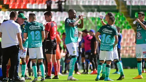 Andrés Mosquera con el León ante el Querétaro en el Clausura 2022.