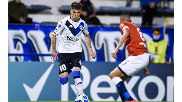 ¡Otro argentino! Rayados sondeó a una joya de Vélez