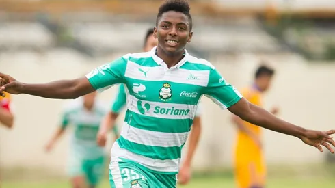 Joao Maleck con Santos en 2017