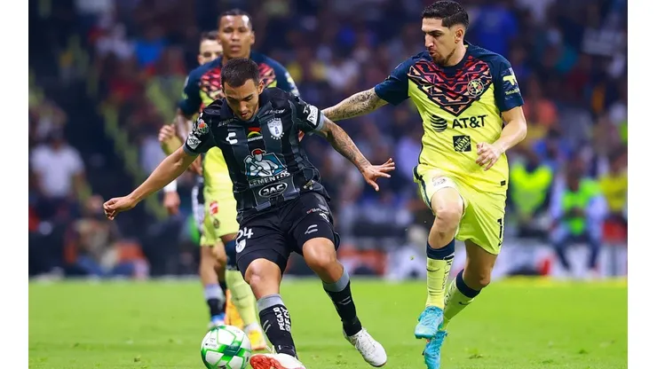 Un duelo entre Luis Chávez del Pachuca y Diego Valdés, del América.