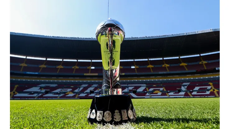 El tan preciado trofeo de la Liga MX, con un equipo que hace mucho que no puede obtenerlo.