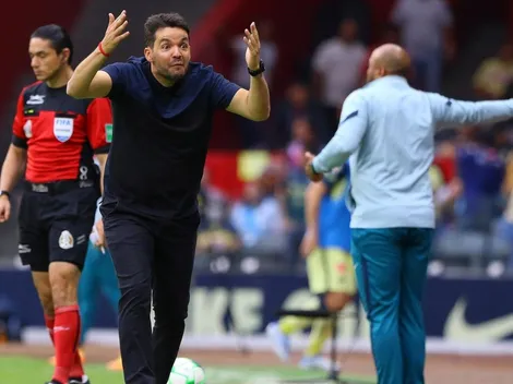 Larcamón se quejó del arbitraje y dio pistas sobre su futuro