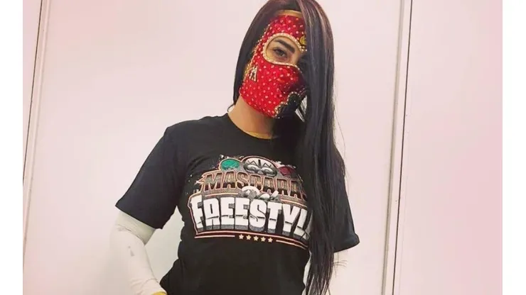 Lady Shani, luchadora y empresaria con Máscaras del Freestyle (Foto: Facebook Lady Shani)