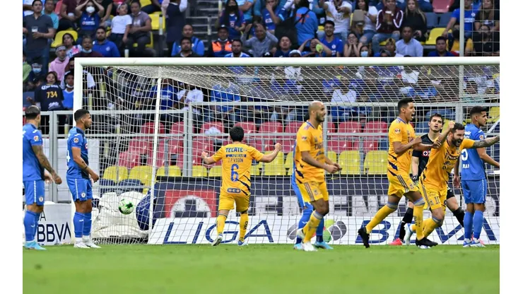 El disparo de Jesús Dueñas que se convirtió en el 1-0.