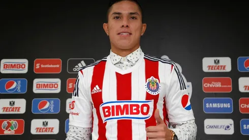 Carlos Salcedo llegó a las Chivas en 2015.