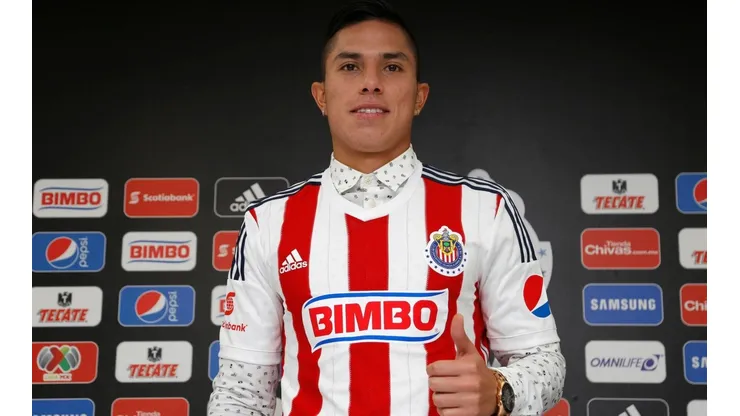 Carlos Salcedo llegó a las Chivas en 2015.