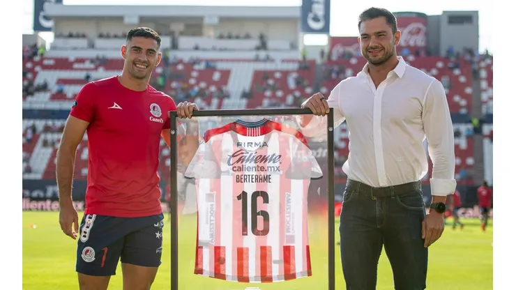 Germán Berterame recibió un reconocimiento por sus 16 goles de la temporada 2021-22 en la fase regular.