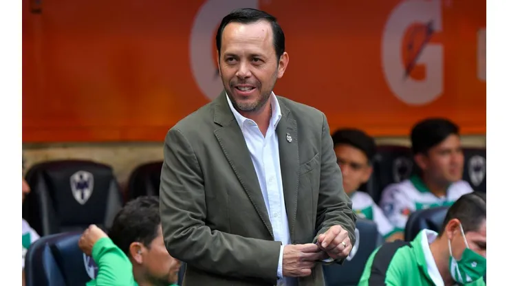 Oficial: Santos Laguna definió el futuro de Eduardo Fentanes