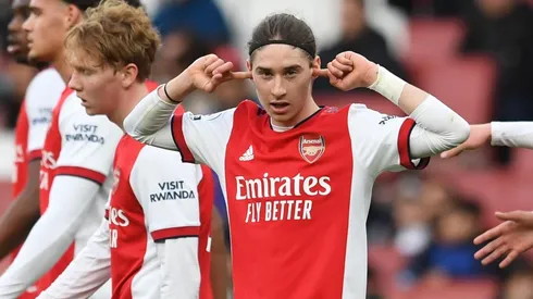 Flores no ha conseguido debutar con el primer equipo del Arsenal