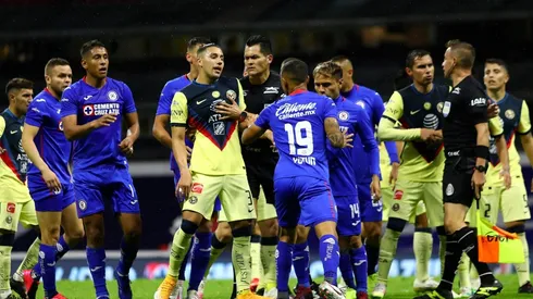 El Clásico Joven entre América y Cruz Azul es una de las rivalidades más fuertes del futbol mexicano.
