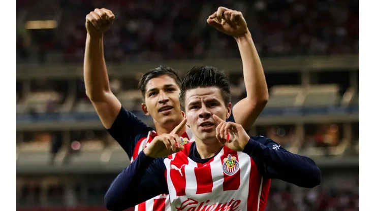 Ángel Zaldívar y Pável Pérez, dos canteranos de ataque de Chivas.