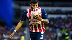Ciudad de Mexico, 16 de abril de 2022. Alexis Vega , durante el partido de la jornada 14 del Torneo Grita Mexico Clausura 2022 de la Liga BBVA MX, entre la Máquina Celeste de la Cruz Azul y las Chivas Rayadas del Guadalajara, celebrado en el estadio Azteca. Foto: Imago7/ Rafael Vadillo