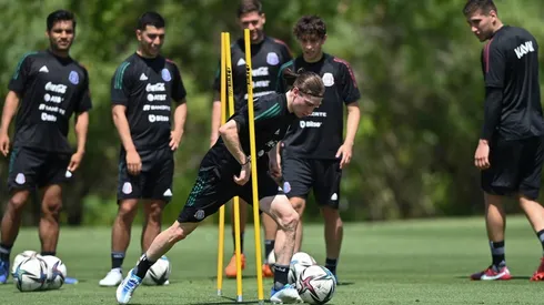 Marcelo Flores en la concentración del Tri para el partido contra Guatemala.