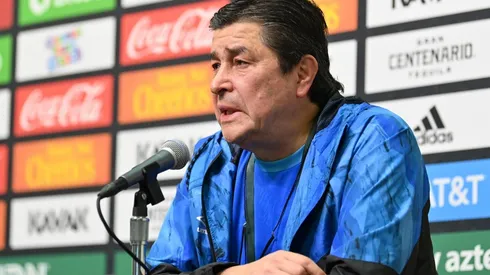 Luis Fernando Tena en la conferencia previa al partido contra México.