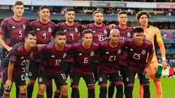 La Selección de México posando en el Estadio Azteca (Foto: Getty Images).