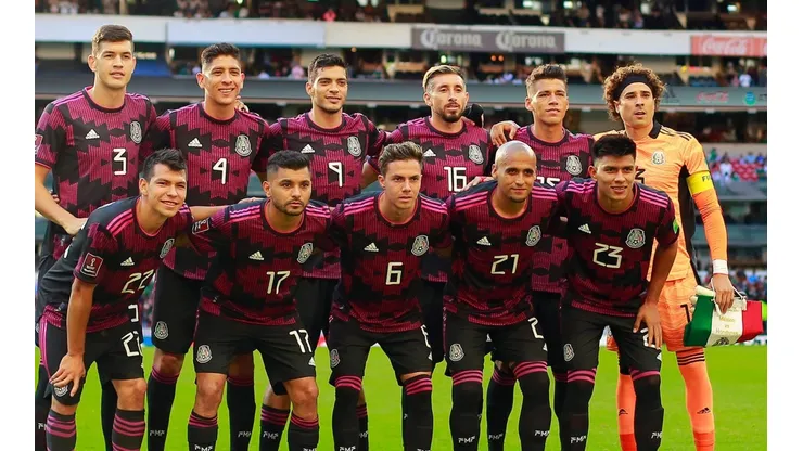 La Selección de México posando en el Estadio Azteca (Foto: Getty Images).