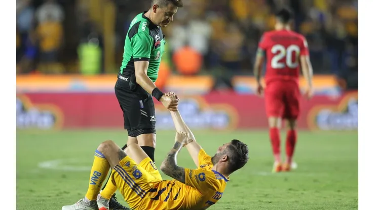 ¡Gignac asustó a todos! El francés sufrió mareos al término de Tigres-Toluca