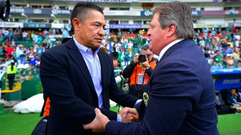 Ignacio Ambriz y Miguel Herrera en un partido con sus anteriores equipos.