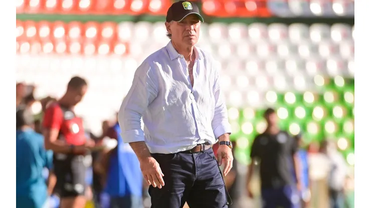 ¿Borrados? Ariel Holan sorprendió al excluir a tres referentes de León