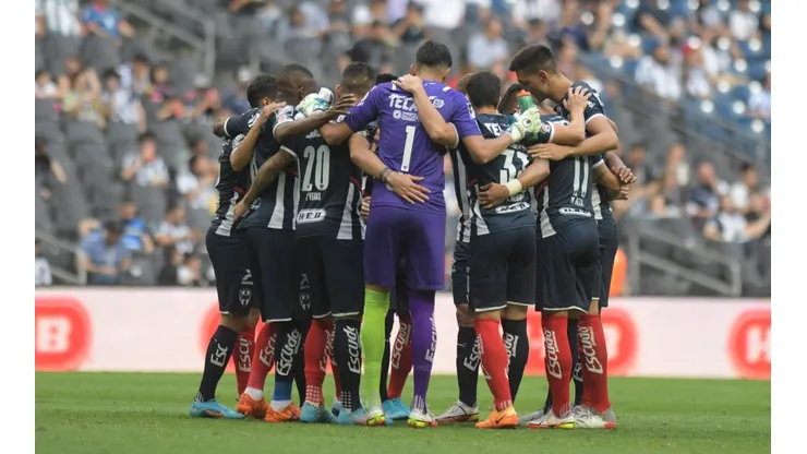 Rayados del Monterrey en el partido de la fecha 12 contra Santos.