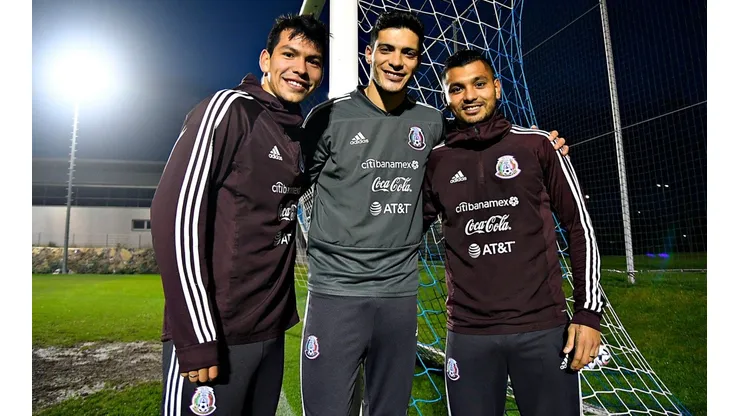 La delantera titular de México: Hirving Lozano, Raúl Jiménez y Jesús Corona.