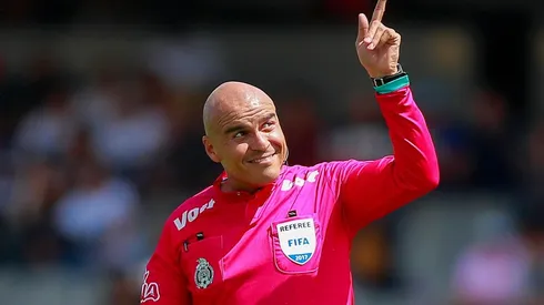 Chacón conduce un BMW 330 que oscila en los 724 mil 900 pesos.