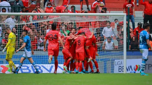 Toluca derrotó a Puebla y le da aire a Ambriz