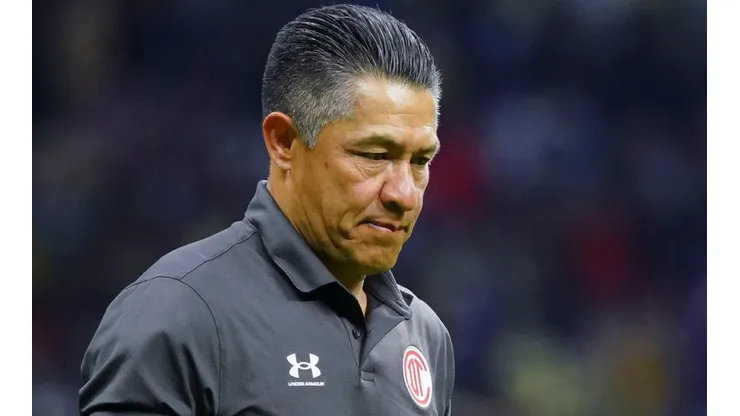 Nacho Ambriz, en la cuerda floja de Toluca.