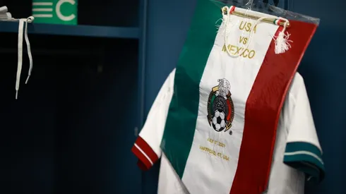 Un jersey de México en el vestidor.