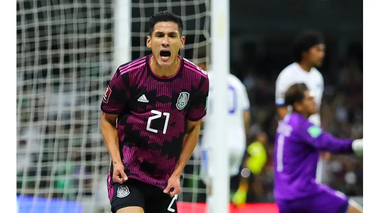 Uriel Antuna anota para México, que se va a Qatar 2022.