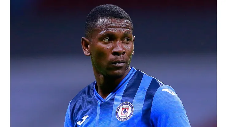 Bryan Angulo se va de Cruz Azul.