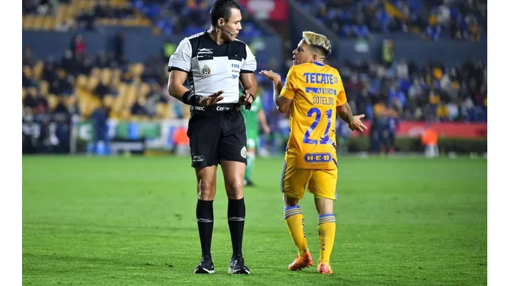 Agresión sin pelota de Matías Kranevitter a Yeferson Soteldo