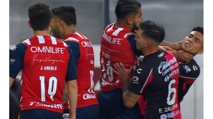 VIDEO: conato de bronca en el Clásico Tapatío