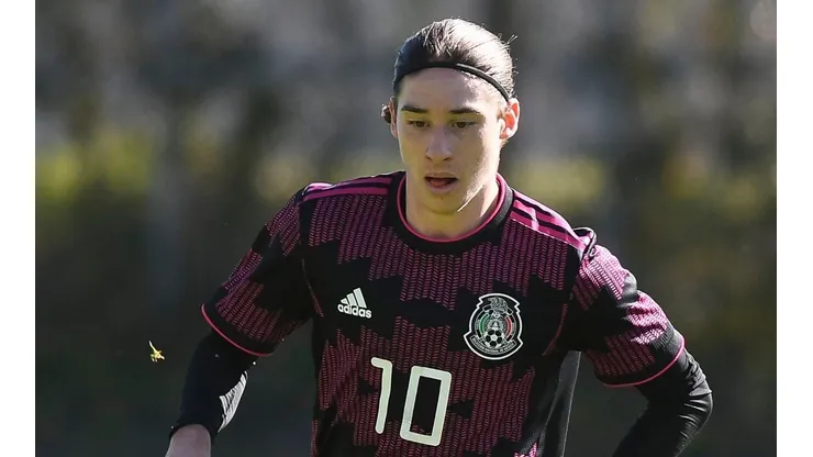 Flores no ha dejado de jugar con la Sub-20 de México
