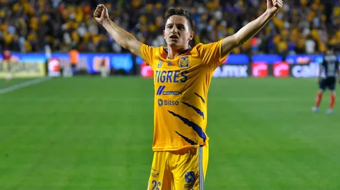 Thauvin, segundo campeón del mundo que marca en el Clásico Regio