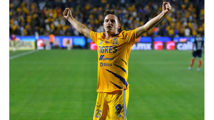 Thauvin, segundo campeón del mundo que marca en el Clásico Regio