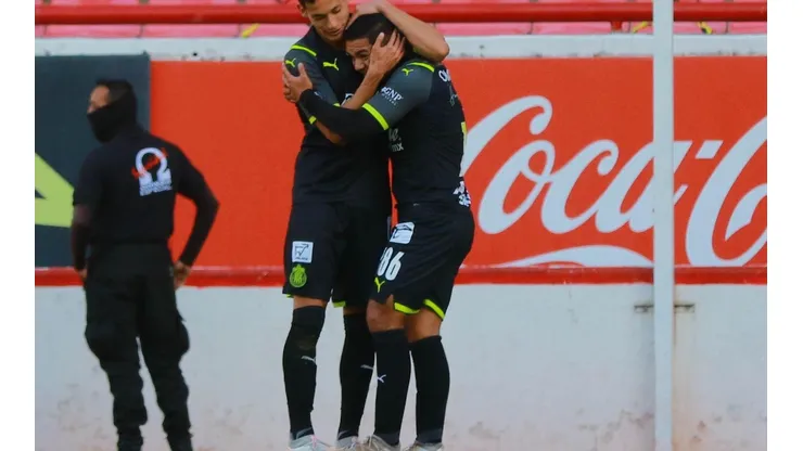 Gilberto Orozco y Jonathan Parra en un festejo del Tapatío.