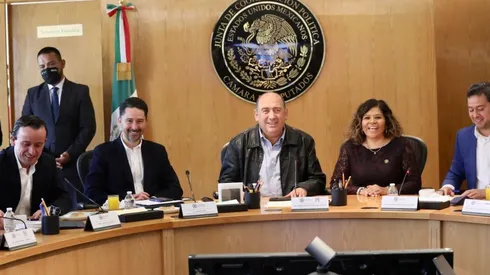 Mikel Arriola y Yon de Luisa en reunión con Rubén Moreira y Mary Jose Alcalá.