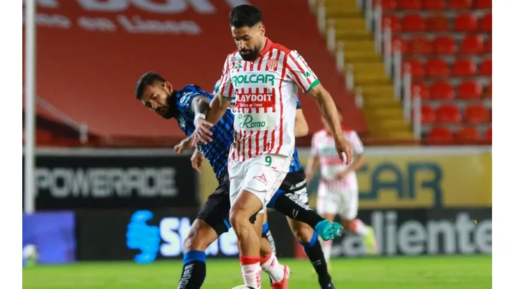 Necaxa derrotó a Querétaro en el regreso al futbol mexicano