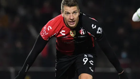 Julio Furch llegó a 100 goles y así celebró