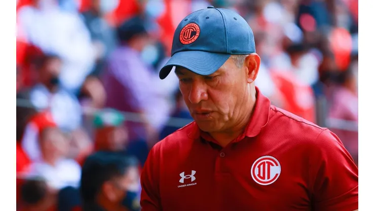 Ignacio Ambriz, entrenador de los Diablos Rojos del Toluca.