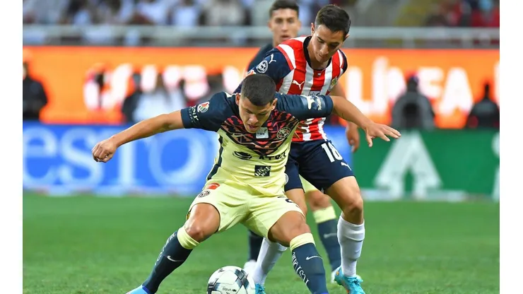 El histórico delantero que bajó a Chivas y al América de la contienda por el título
