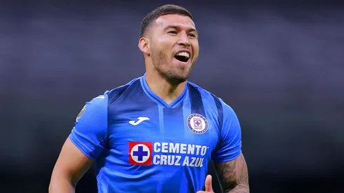 Juan Escobar le da la victoria a Cruz Azul con un golazo.