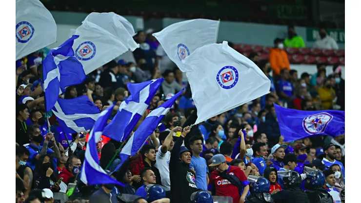 Barra de Cruz Azul en el estadio Azteca.