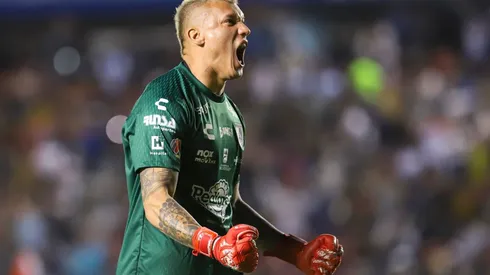 Aguerre tuvo un acto de solidaridad inesperado en el campo de juego