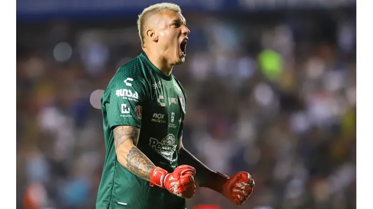 Aguerre tuvo un acto de solidaridad inesperado en el campo de juego