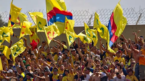 Barras de América durante un partido en Ciudad Universitaria.