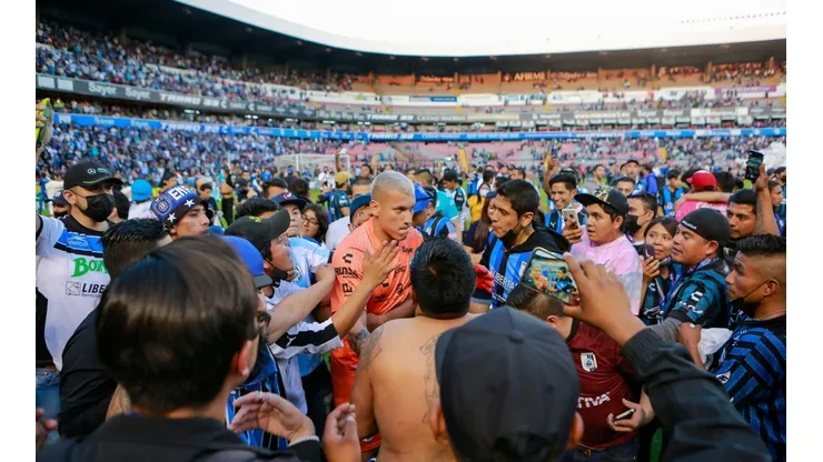 Escándalo Querétaro-Atlas: Entrenador mexicano se quiebra y hace un pedido a dirigentes de la Liga MX