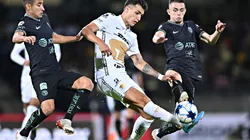 Juan Ignacio Dinenno entre los americanistas Luis Fuentes y Álvaro Fidalgo.