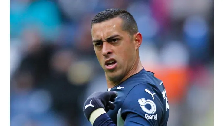 Rogelio Funes Mori fue abucheado por la grada de Monterrey.